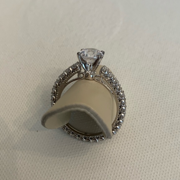 Metal Rings - Picture 5 of 9